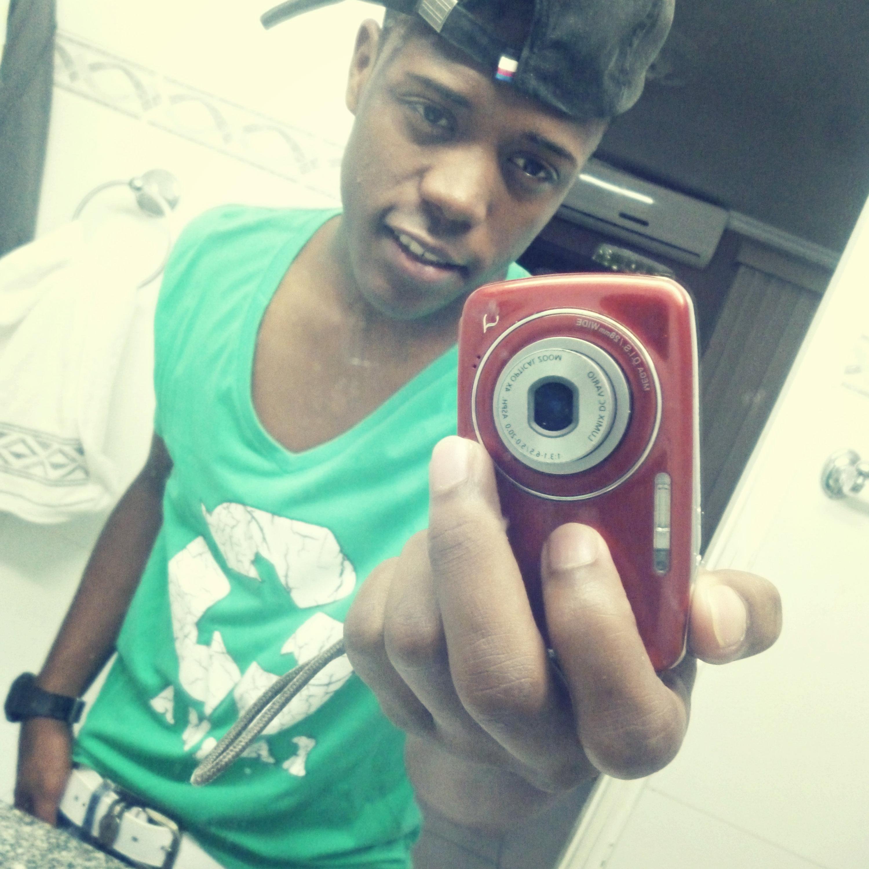 AlfrediitoRich's profile picture. 