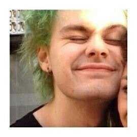 MlCHAELPICTURES's profile picture. best pictures of michael clifford ◡̈