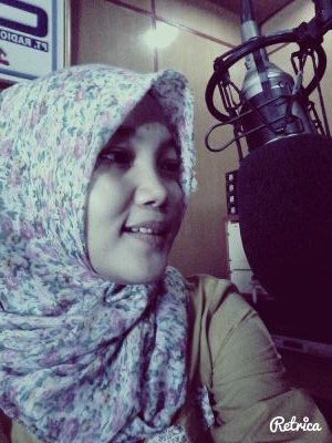 Announcer @ Radio DSK 103,2 FM karawang