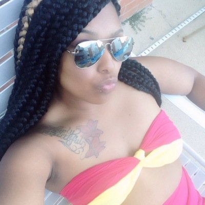 I am a really easy going person! Great Personality! Loves those who loves me back!