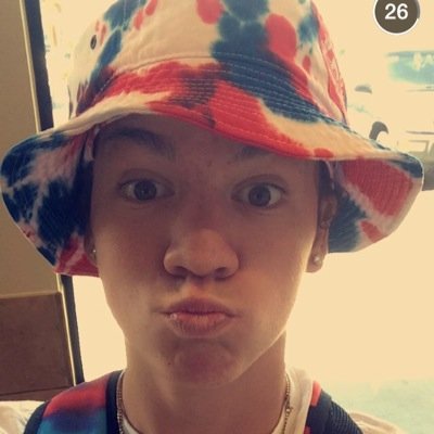 PetalSimx's profile picture. /\_/\
(• . • )
(____)~