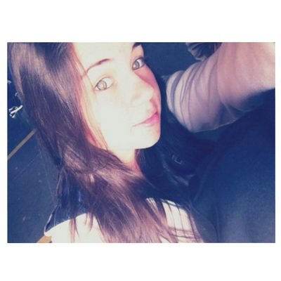 Eu sou é de todo lugar, um pouquinho dali, um pouquinho de lá. - Flora Matos.