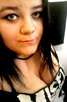 Cheyenne Blankenship, 19.
Enaged to Cody Swiney
I like art & trippy shit✏
and a bunch of other mindless bullshit.