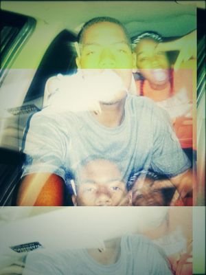 LEE_FAMOUS94's profile picture. Add me on instagram @Static_twist3 I made people laugh just to see smile on they face