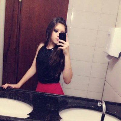Ou bebe ou solta o copo, ou beija ou afasta o rosto. Ou chora de saudade, ou para de reclamar dela. ✊
