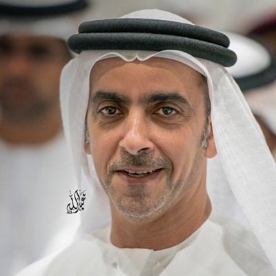 فقط عبدالله آل علي ... انا في 140 حرفا او اقل.... بعيداً عن الفلاسفة و الروائيين و المتصنعين و المنافقين و خاصة الوصوليين منهم ... دولتي و رئيسها خط أحمر