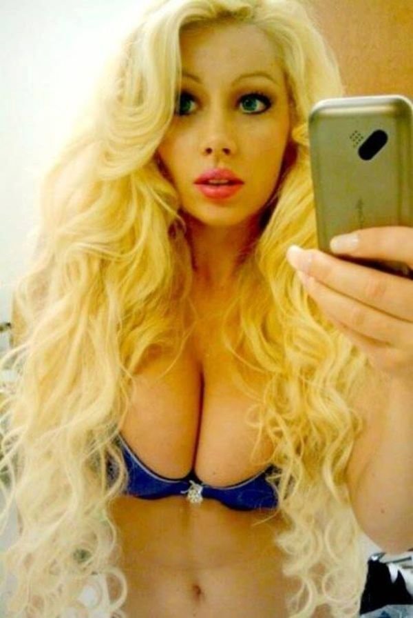 xazuxejajomy's profile picture. 