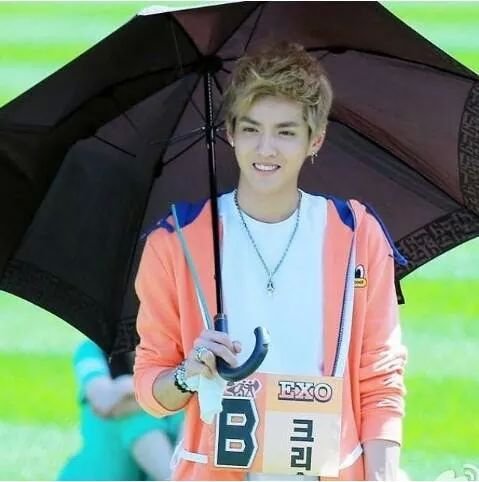 정맥ผมไม่หล่อหรอกนะแต่ก้อฟอลผมด้วยนะคับ( ฟอลมาฟอลกับคับ )