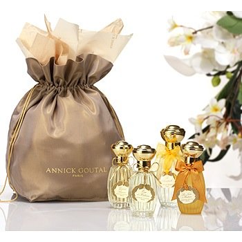 ريحانة القطان للعود والعطور جملة وقطاعي - #السعودي #الاحساء #المبرز #اسواق_القرية #رابطة_عشاق_العطور