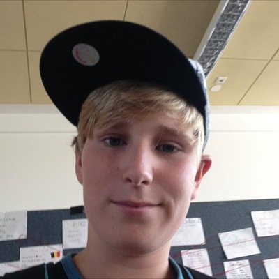Hey Leute suche Freunde wär cool wenn mich welche adden :)