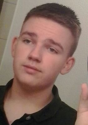 Golden_SMG's profile picture. Joueur Competitif Call Of Duty | J'ėvolue en tant qu'SMG OP dans la structure Destiny | OP pour tout match de Competition