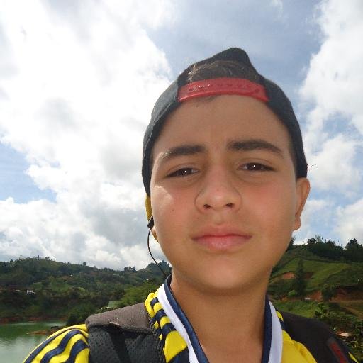 BASQUETBOLISTA,AMANTE A LA ELECTRONICA, GAMER, RUGBIER