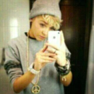 dbcc4895084445e's profile picture. 