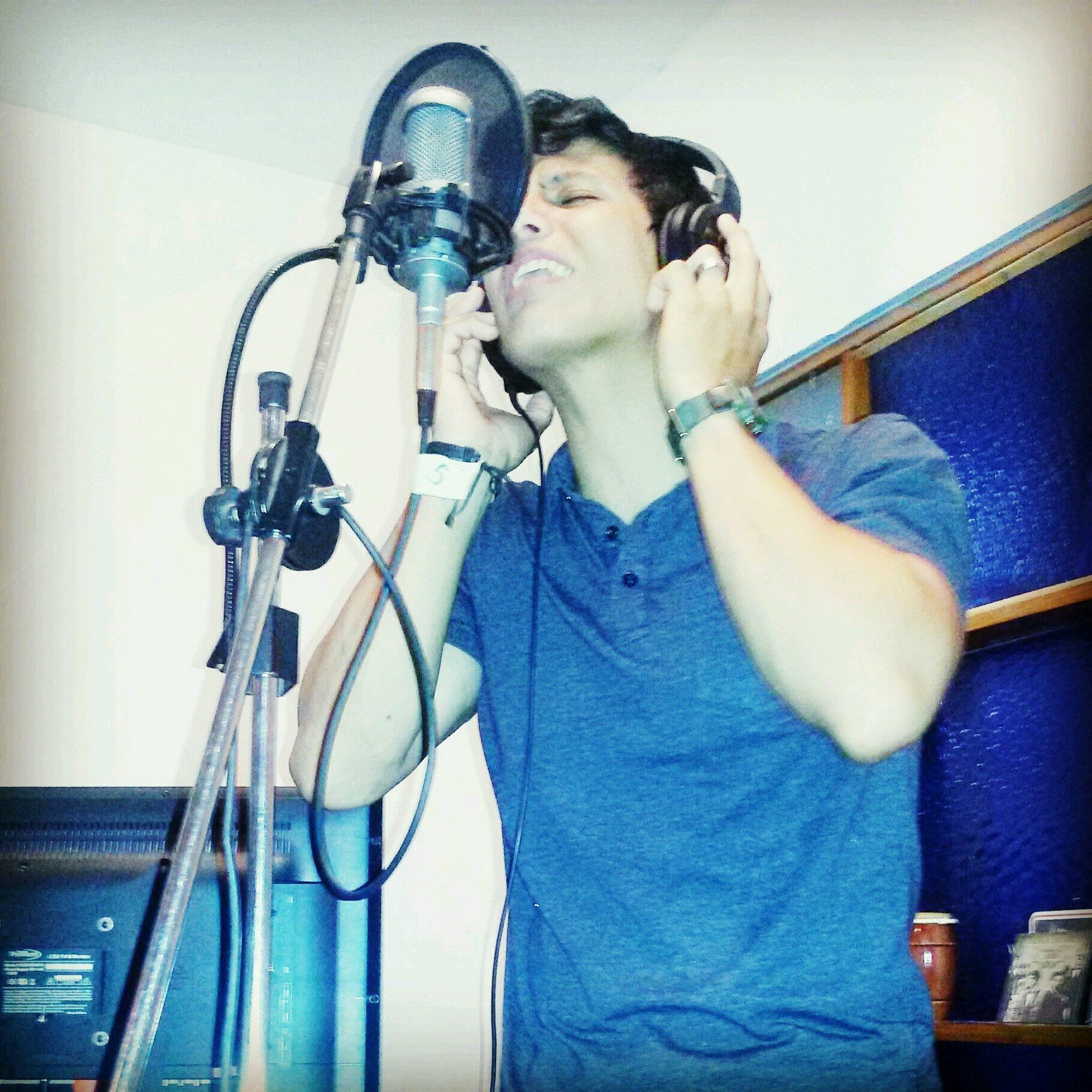 Salmista/Adorador de Dios. Sencillos No me alejaŕe y Gracias por tu amor disponibles en Youtube Jomar Gonzalez/ Instagram jomar_music. Sigue tus sueños.