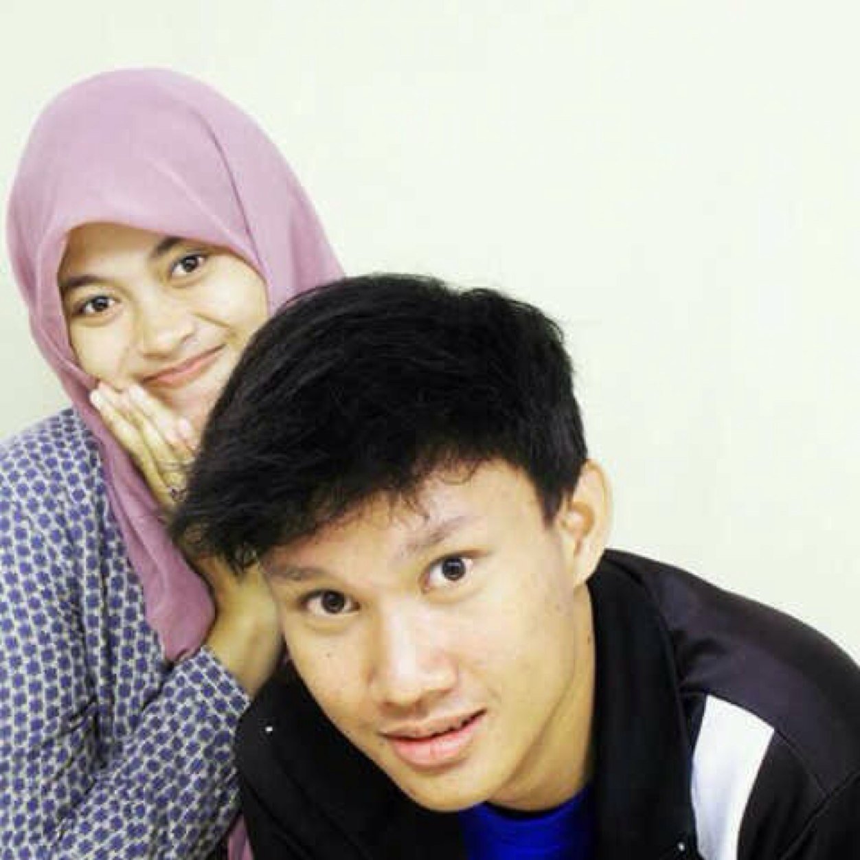 romadlonw's profile picture. 