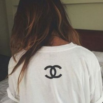 chicas con sudaderas