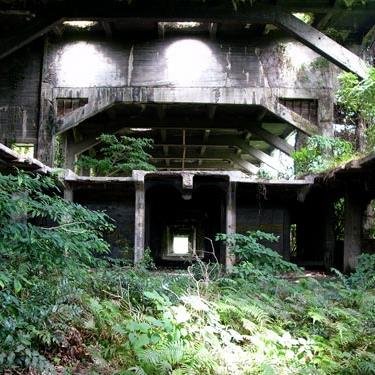 絵になるカッコいい廃墟の画像をお届けします。廃墟が持つ独自の世界観をお楽しみください！