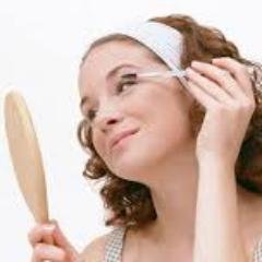 karetame's profile picture. 私は普段メイク☆..。しません。彼のためなら整形しちゃうけど...。
彼の好きな香水☆..。と彼がきらいな洋服☆..。と..彼のために用意したほかの自分になってしまっているのに気付いて焦ることもあるけど(:_;)
RTお願いね☆..。