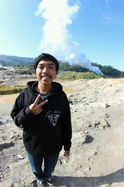 TK ABA ngadiwinatan -» SD Purwodiningratan 1 '06 -»SMP muh 6 '09 -»MAN YK 2 '12 -» Muhammadiyah Yogyakarta University Faculty of Economics, Accounting '12