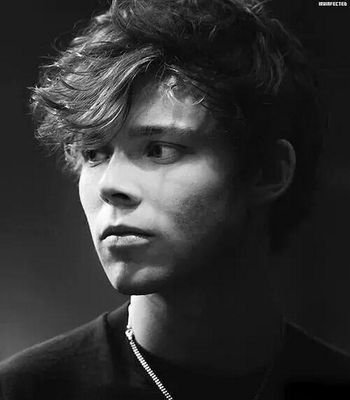 I like 5Sos more than i like bananas