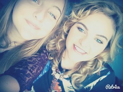 Melanie(@Melanie_TW)- Hey I'm 14, im a huge fangirl of The Wanted and The Vamps ♡ Laura- Hi i'm 21 and I ♡ Maths and football