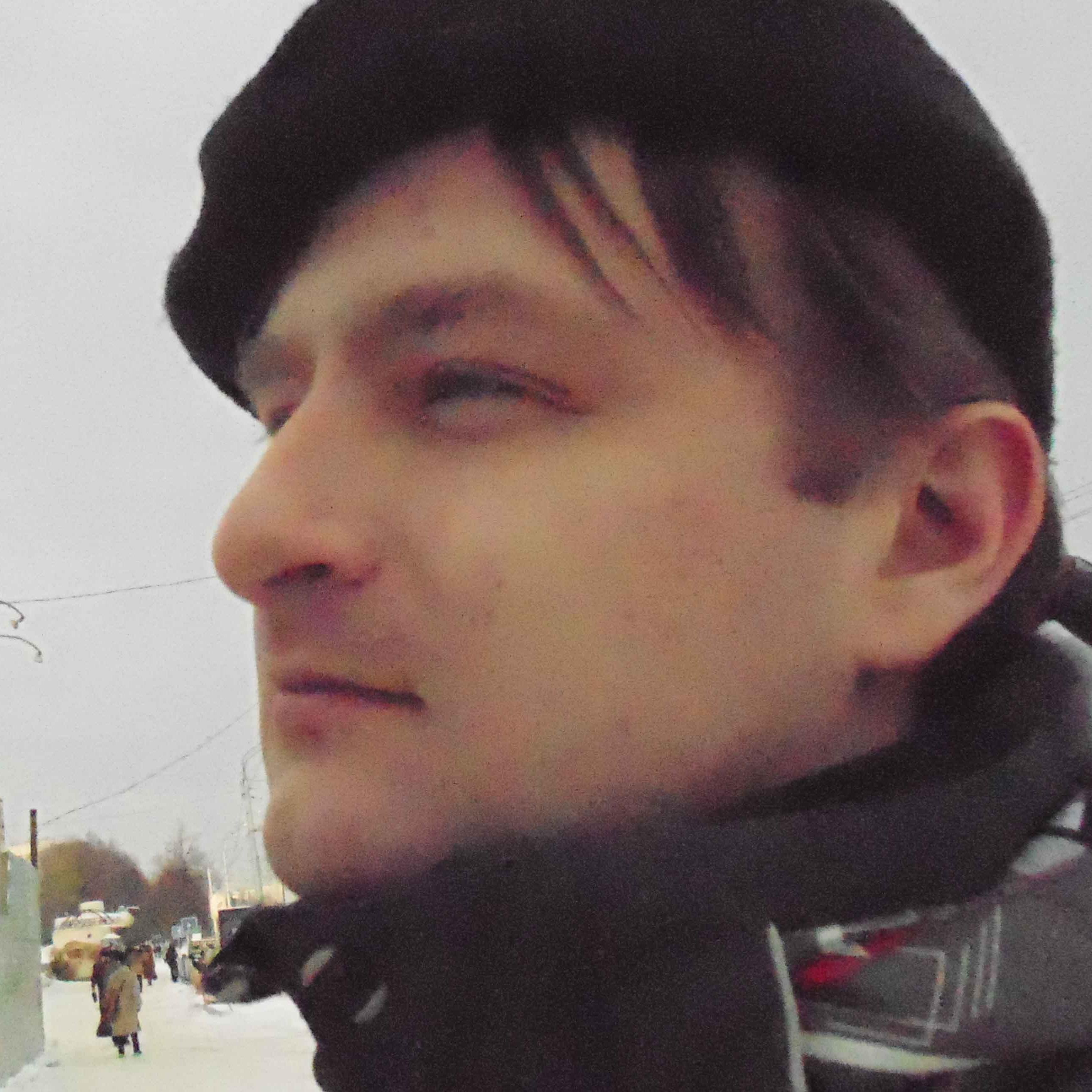 Живу. Воспитываю. Хобби в области математики, политики и философии