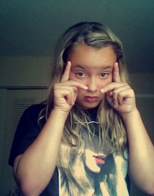 i have a instagram kyliieee__           my name on kik is kiikii and my favorite color is blue