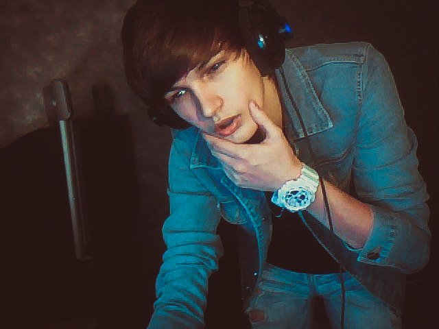 70_jokerello1's profile picture. Факт - еще не вся правда, он - только сырье, из которого следует выплавить, извлечь настоящую правду искусства.