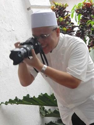 'Seorang Kawan' di
- Alumni Kolese De Britto
- Perkumpulan Alumni Kolese Jesuit 
dalam menjaga NKRI yang ber Bhineka Tunggal Ika