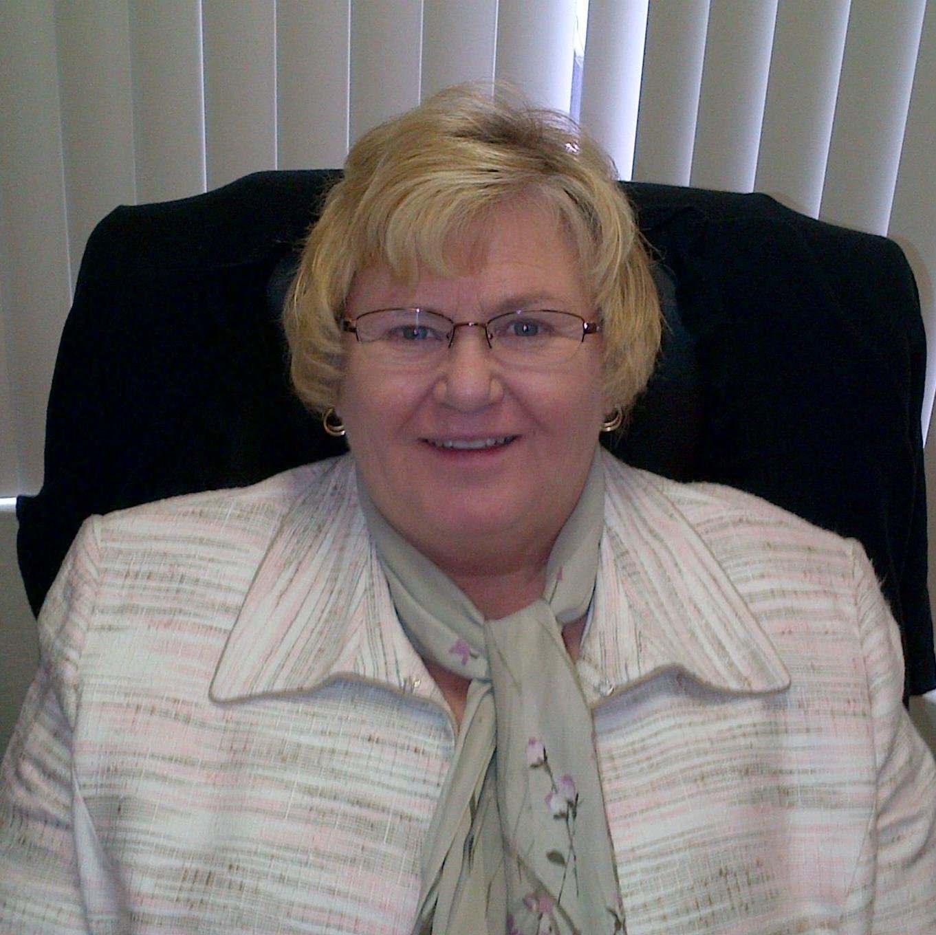Coordinator of Community Outreach Central Arizona College, Advisor, Faculty, GED Examiner, Notary Public in AZ . Mother of 5, Grandmother of 11 and I'm a Mormon