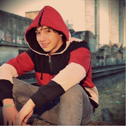 Aprovechame que si llegué ayer, me puedo ir mañana♪♪...   #32MesesChancho   #Jsao #JotaEsse