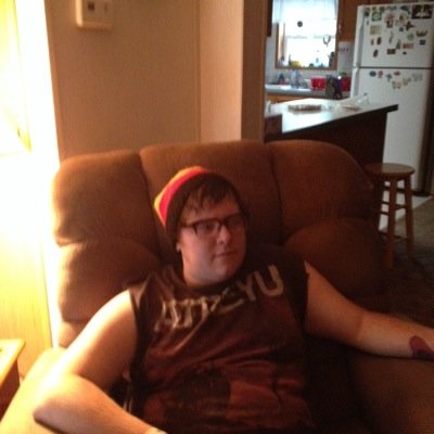 Roland: musican, writer, book nerd. I'm a peacful loving guy.