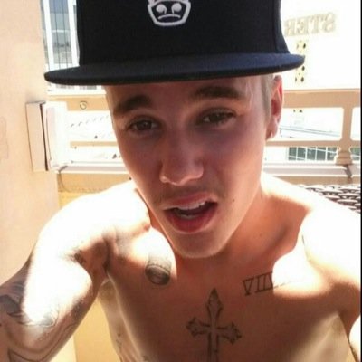 GO FOLLOW @BieberIsDaPizza PLEASE SHE FOLLOWS BACK.                          ON THE SIDE NOTE YOU GOT A FREE FOLLOW ILY ;)