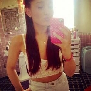 fanboying lmco #sexy #arianasmymom