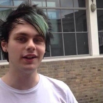 Michael Clifford makes me happy