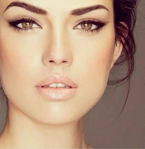 We have amazing makeup perfect for the busy woman! We also have a business plan that can't be beat if you would like earn some extra income!! #motives