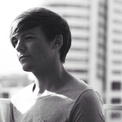 Hi im louis. Im harrys princess and only his princess so no touching me unless you are him please *giggles*
@_Fake_Styles is my hazzy boo