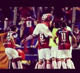 Cerro Porteño
Esta es la barra del CICLÓN..Es la que va salir CAMPEÓN..Es la que corre a Luqueño y a los putos de la OO'.