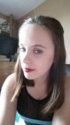 nadineholly20's profile picture. 