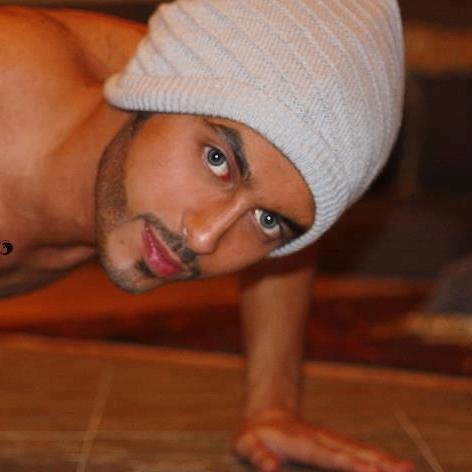 back_zaki's profile picture. 