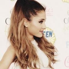 Go follow ➡️ @arianaxcy she maybe follow you if you ask for fback! :)