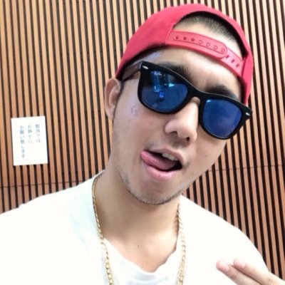 気楽で気軽で自由なノリとかで自由によろしくです〜^_^❤️❤️ 同じ地球人仲良く行きましょう^_^世界が一つに。DANCE=OWARAI=SEX=ENJOY=LOVE=PEACE☆♪♪ お笑い芸人、今はフリー所属^_^❤️❤️=カリスマショウタロー所属^_^❤️❤️前までは○○○○Facebookアカウント梅本章太郎