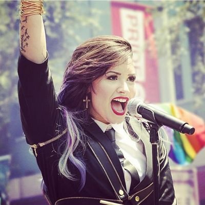 QUEEN_LOVATOO_'s profile picture. LOVATIC IS THE NAME, LOVATO IS TO BLAME!