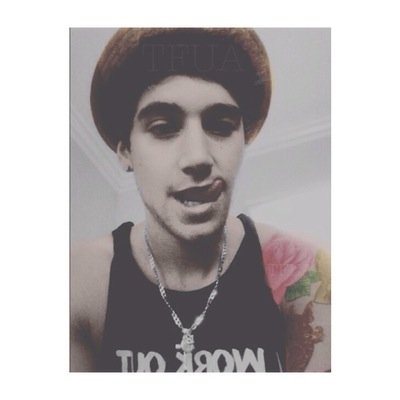 go follow @GIGGLYJAI please!