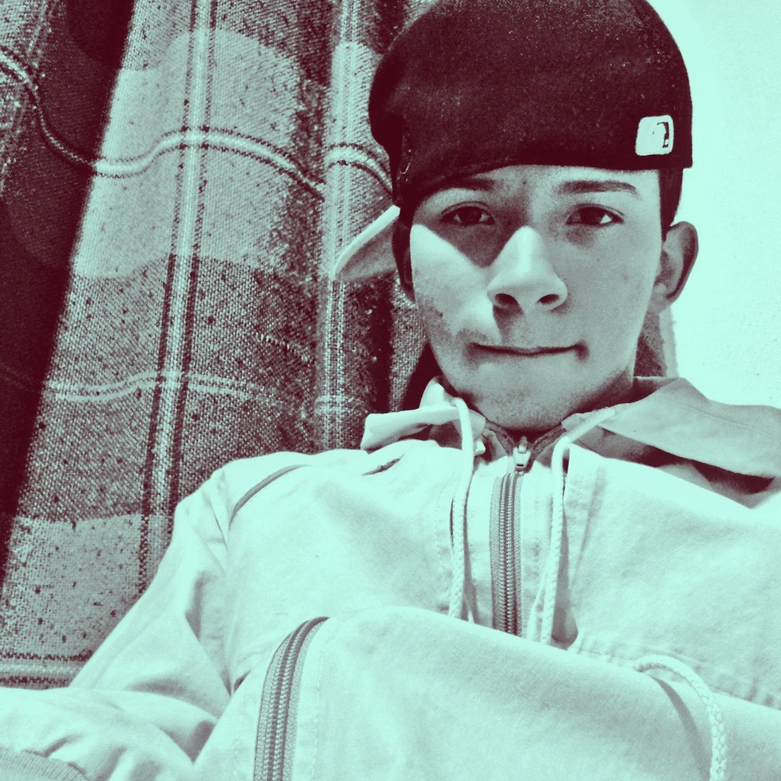 Juan'z Gonzale'z   Passion Es :: La ingeniería Automotriz,..!!  my Music''Fvta''  ElectroHouse.Dubstep.regge.vrios!! :D