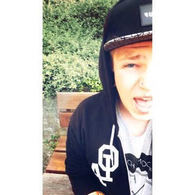 philscw's profile picture. Melodic Hardcore.Shouter.Music- &Sounddesigner.

Check out my Band scarecrow. http://t.co/Pz1SgC0wFu