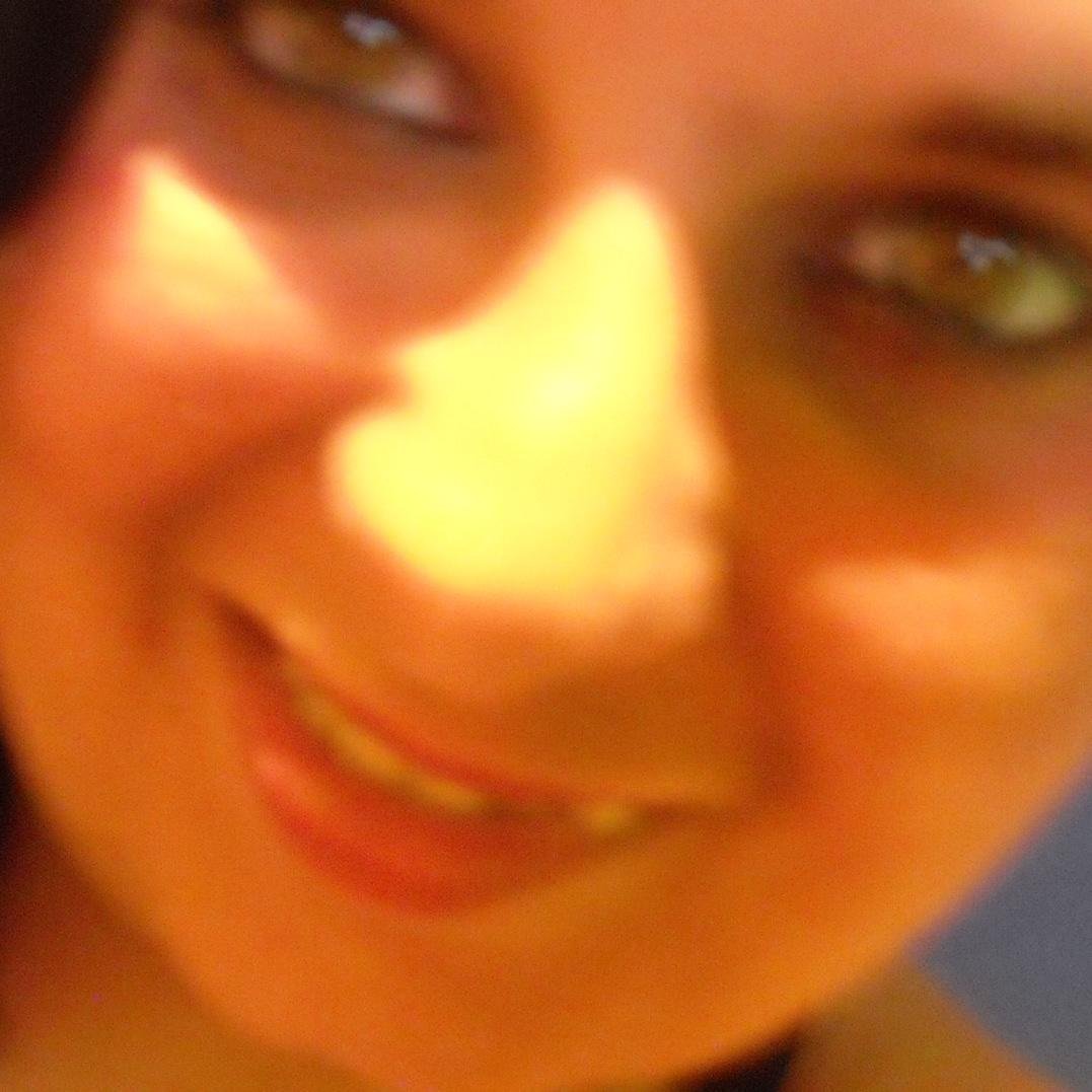 Amo minha familia  e Amigos acima de td.     syllwannasyllwa@ask.fm.com