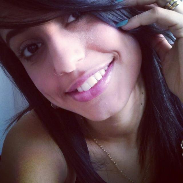 Quero um amor que resista ao tempo
Uma verdade pra abraçar pra sempre
Caminhada de bons sentimentos
Um coração que me entende ♪' ..