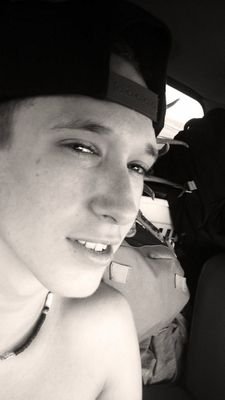 6f0170770bdb471's profile picture. @howwwwwaw