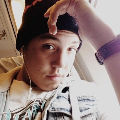 matt thinks ur hot